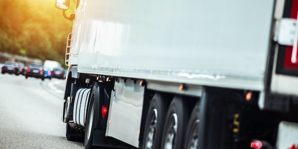 Przewody rozruchowe – zastosowanie w pojazdach ciężarowych