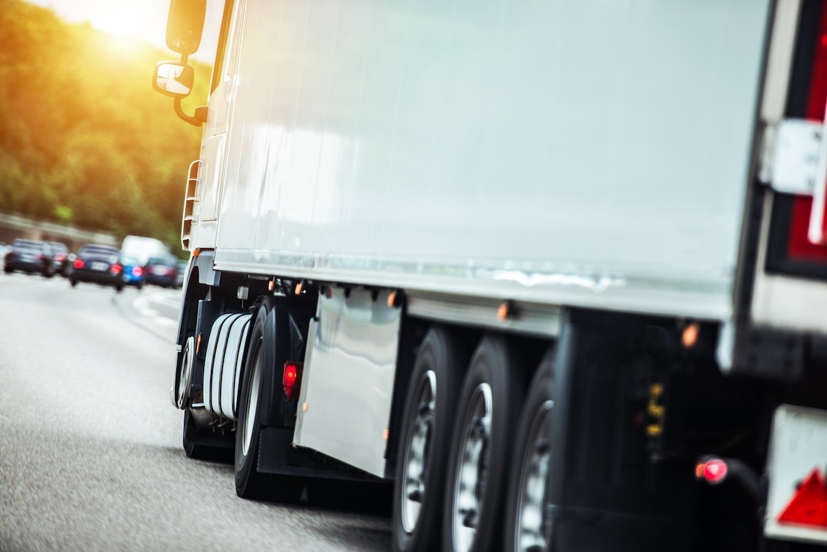 Przewody rozruchowe – zastosowanie w pojazdach ciężarowych